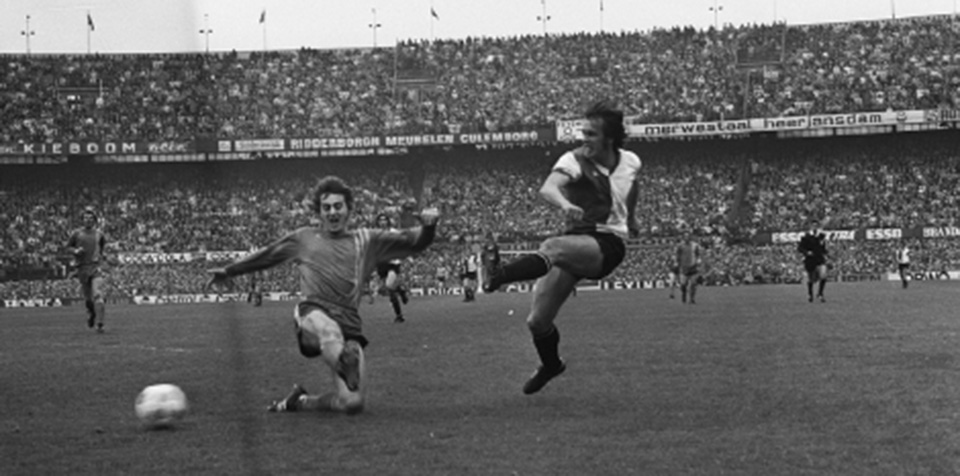 1974 FC TWENTE VERLIEST KAMPIOENSWEDSTRIJD TEGEN FEYENOORD EN BEKERFINALE VAN FC DEN HAAG